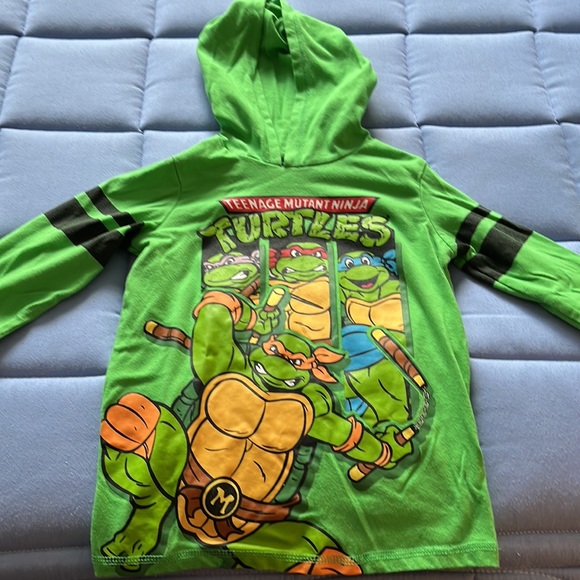 Bundle of 3 long sleeve boy’s tee shirts - pre- loved - Picture 4 of 4